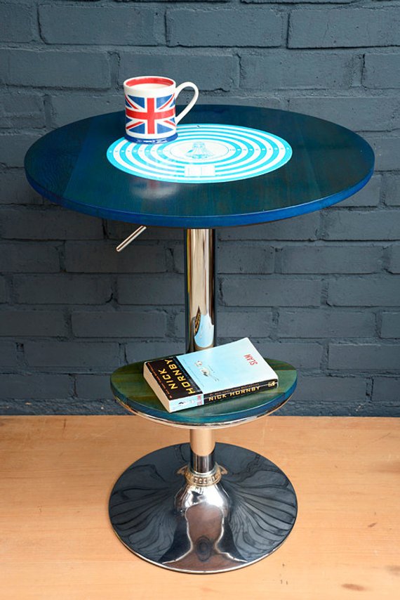 Two tier round table 1.jpg
